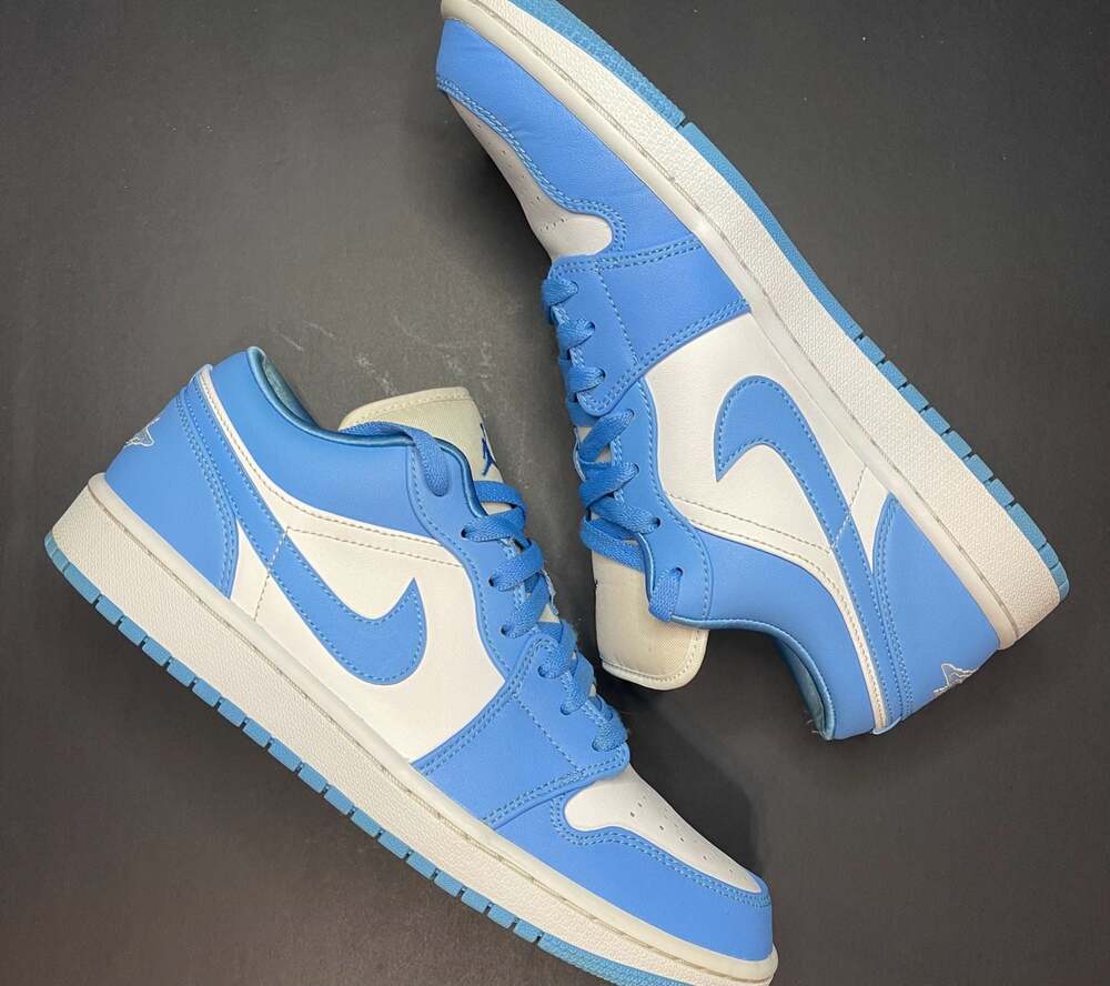 Size: 11w/ 9.5m - Jordan 1 Low UNC (AO9944-441)